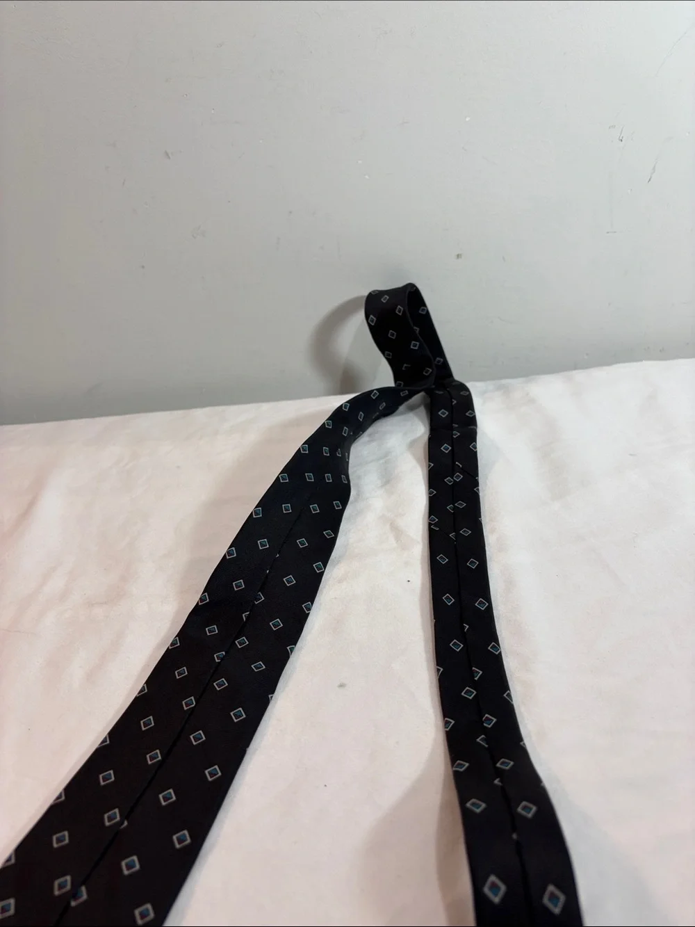 Austin Reed Classic Black Diamond-Pattern Men's Tie -     0265
